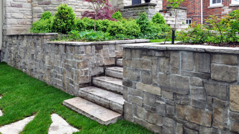 Why Retaining Walls Should Be Part of Your Hardscape Design